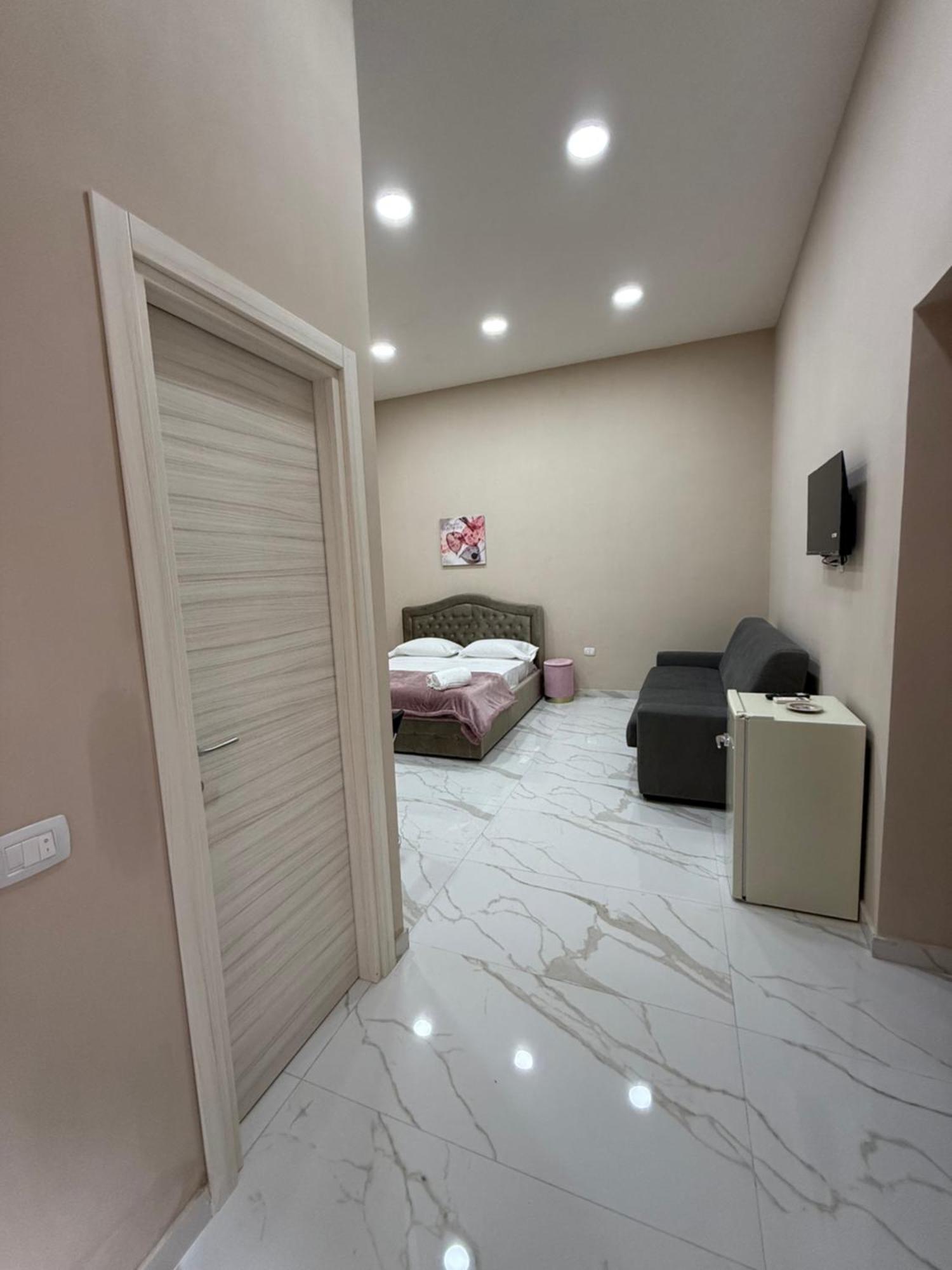 Apartament Valentino Caracciolo 105 Neapol Zewnętrze zdjęcie
